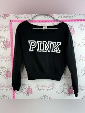 PINK Victoria's Secret sweater pull on black Cropped Sweatshirt with White Logo